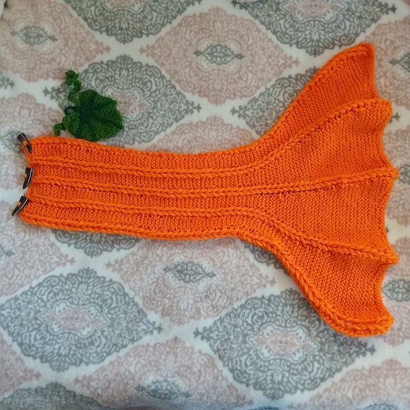 Dragon Wing Cowl Scarf - Pumpkin - Picture 5 of 8